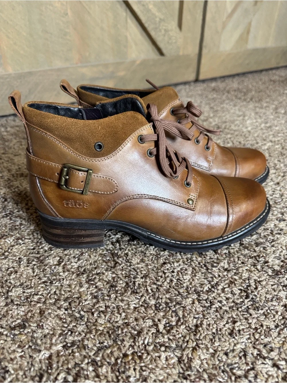 Taos Mini Crave ankle boots Caramel color leather Size 40 = Size 9-9.5